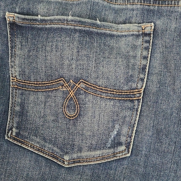Lucky Brand ankle length mid rise ripped jeans - Picture 5 of 6